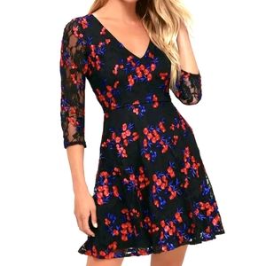 NWT Lulu's Floral Lace Dress